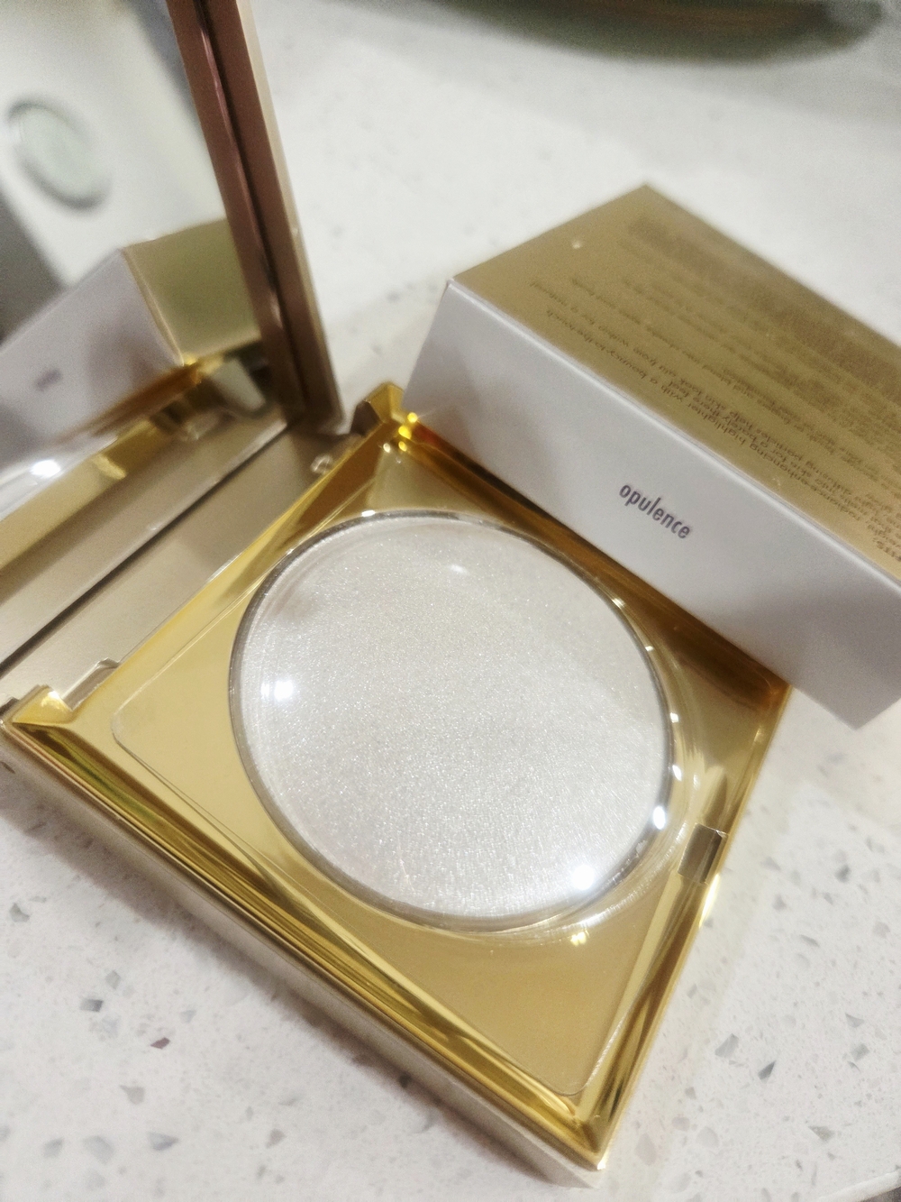 STILA Heavens Hue Shimmer Highlighter – (OPULENCE)